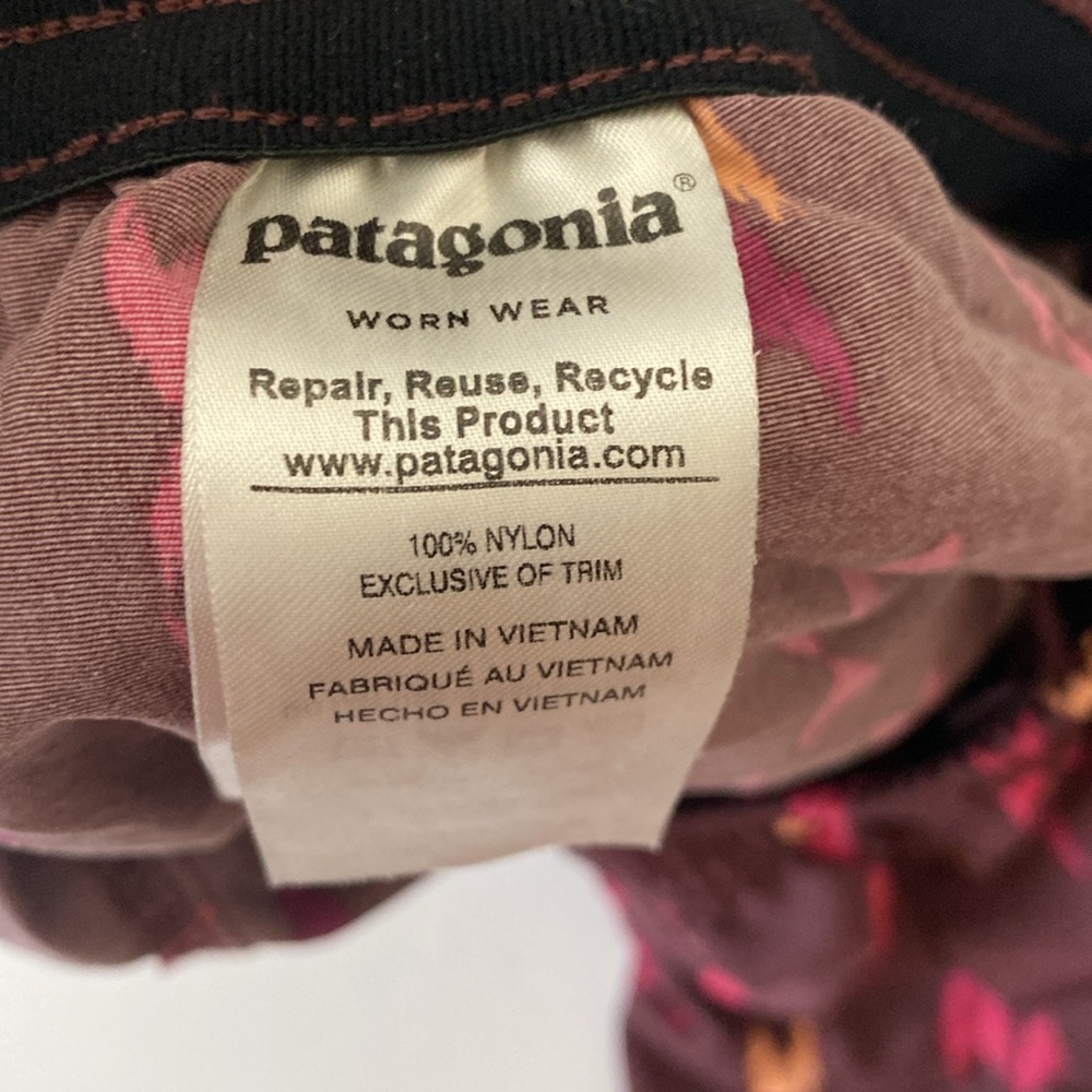 Patagonia 5” baggies women’s size medium EUC maroon chevron - Picture 4 of 5